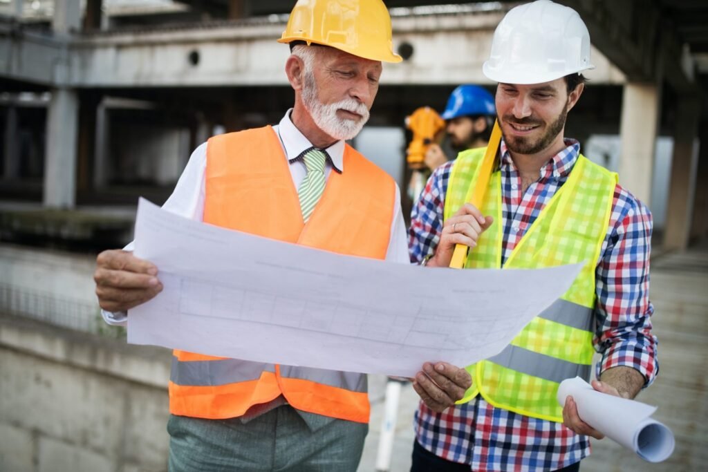 profesionales arquitectos ingenieros